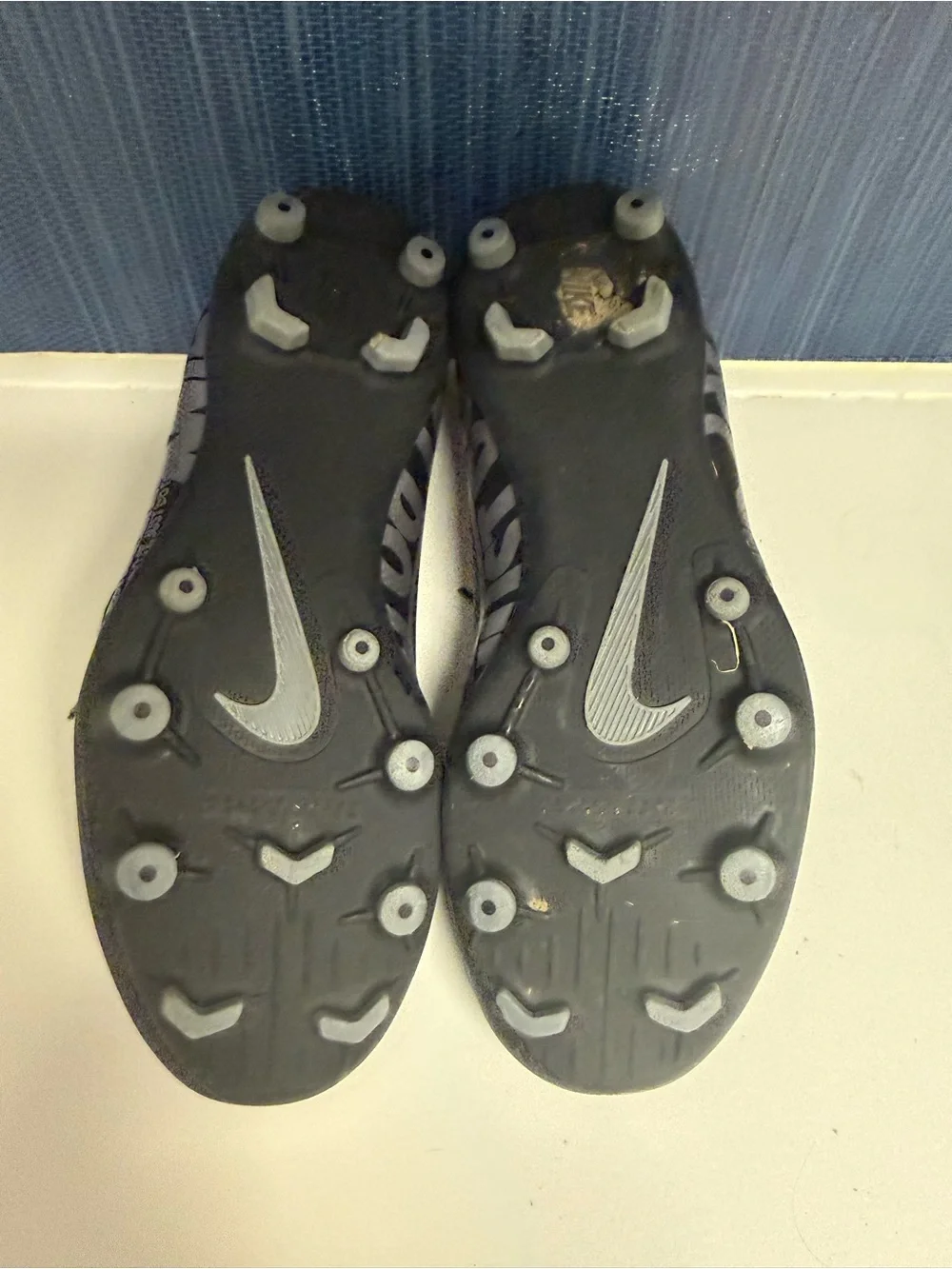 EUC Youth Nike Mercurial Soccer Cleats, Size 3Y, black/silver